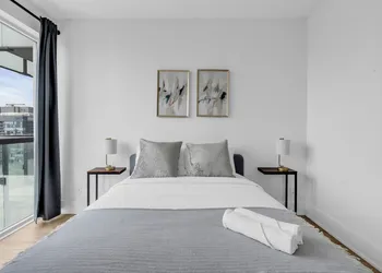 Prestige Suites - CN Tower hotel thumbnail 2