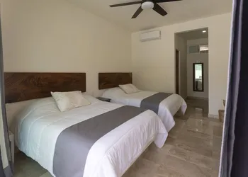 Petras hotel thumbnail 2
