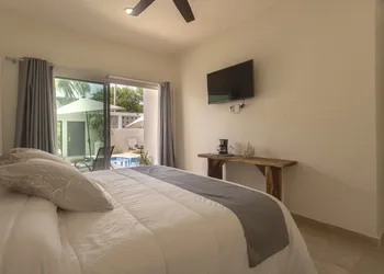 Petras hotel thumbnail 3