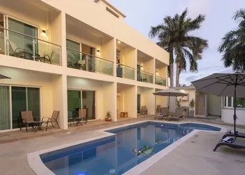 Petras hotel thumbnail 4