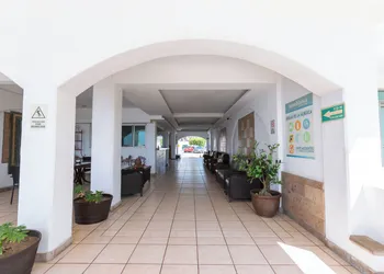 Torreblanca Beach Hotel and Suites Guayabitos - Desayuno y Comida Incluido hotel thumbnail 2