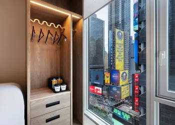 voco Times Square - Broadway by IHG hotel thumbnail 4
