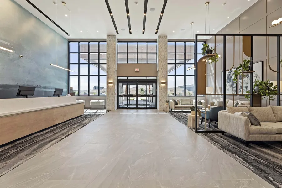Sandman Signature Dallas Las Colinas Hotel & Suites hotel detail image 2