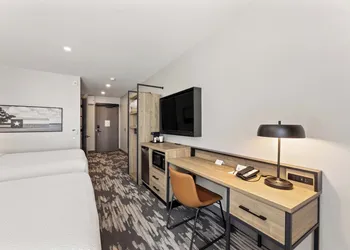 Sandman Signature Dallas Las Colinas Hotel & Suites hotel thumbnail 5
