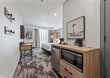 Sandman Signature Dallas Las Colinas Hotel & Suites hotel thumbnail 7