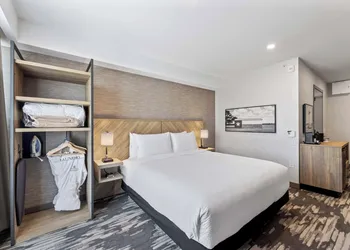 Sandman Signature Dallas Las Colinas Hotel & Suites hotel thumbnail 8