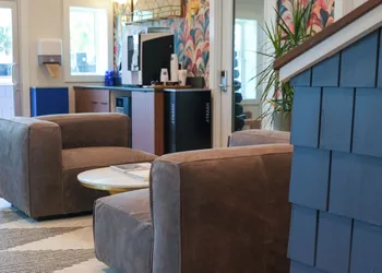 Oceaneer hotel thumbnail 3