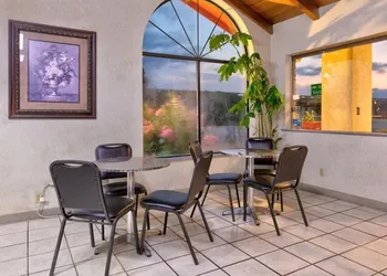 Red River Inn hotel thumbnail 2