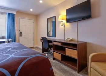 Red River Inn hotel thumbnail 5