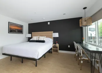 The Waypoint hotel thumbnail 7