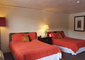 The Way Inn by OYO Spencer hotel thumbnail 4