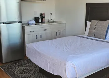 Varsity West hotel thumbnail 2