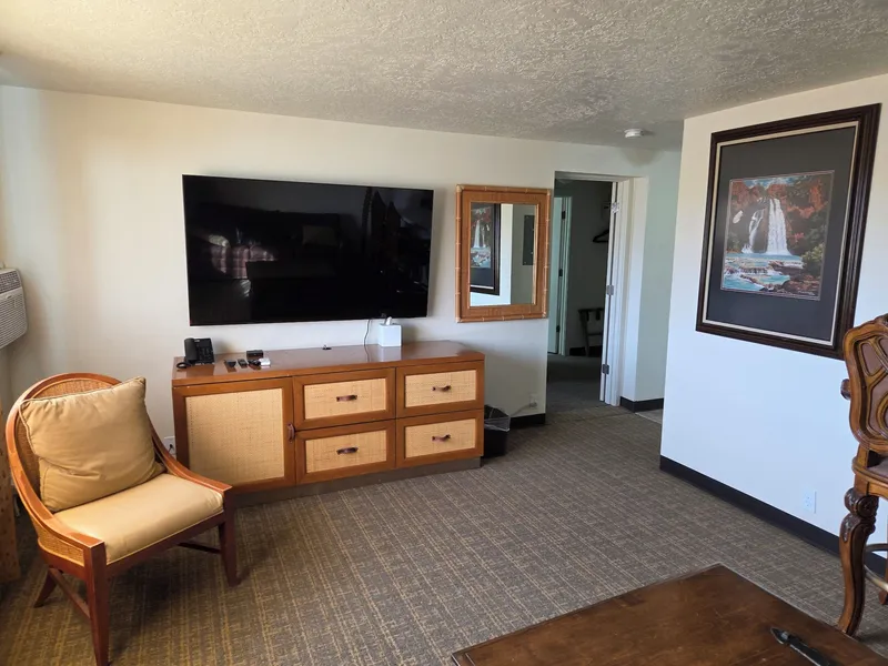 New Western Inn & Suites hotel detail image 6