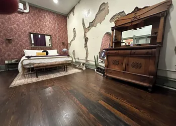 Velvet Woody hotel thumbnail 7