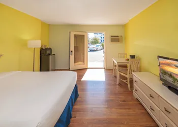 The Beach House at Drifting Sands hotel thumbnail 8