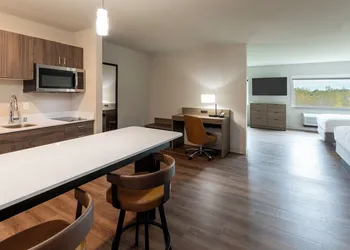 GrandStay Hotel & Suites Kaukauna hotel thumbnail 8