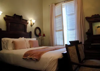 The Lodge at Old City Hall hotel thumbnail 6