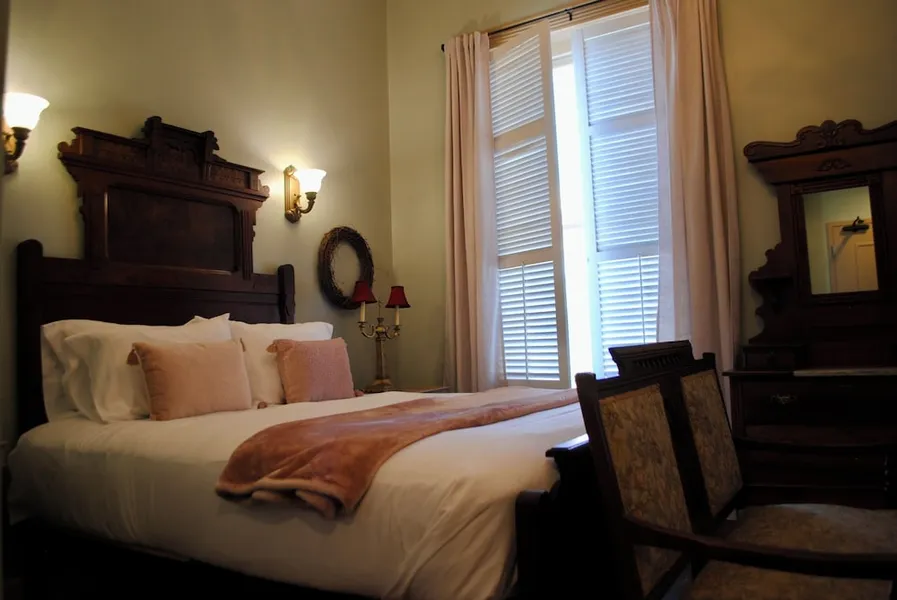 The Lodge at Old City Hall hotel detail image 6