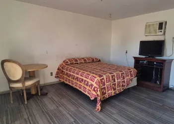 Base Motel By OYO South Tampa hotel thumbnail 3