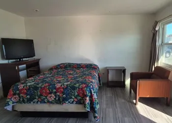 Base Motel By OYO South Tampa hotel thumbnail 5