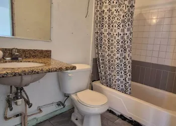 Base Motel By OYO South Tampa hotel thumbnail 7