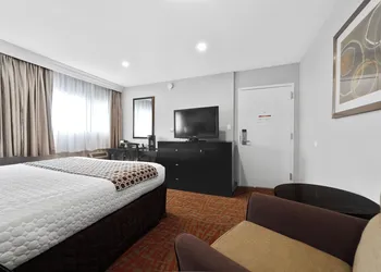 The Snoozzz Inn hotel thumbnail 6
