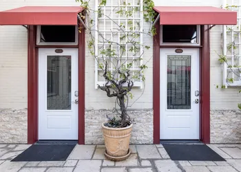 Oaktown Roost hotel thumbnail 3