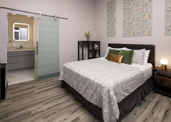 Oaktown Roost hotel thumbnail 6