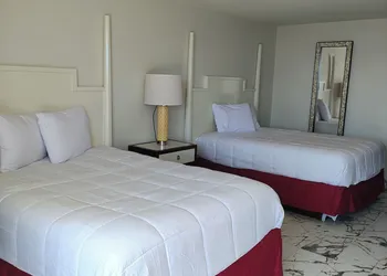 Super Inn Motel hotel thumbnail 2