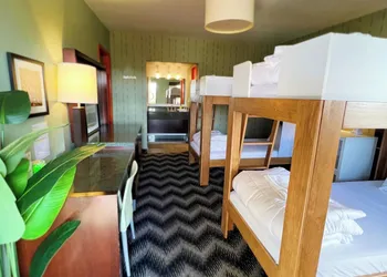 Bposhtels Scottsdale hotel thumbnail 6