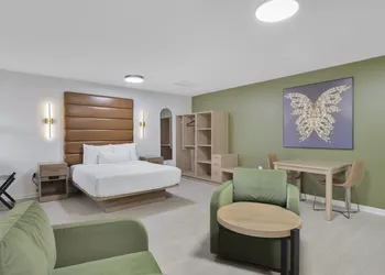 Redamo Suites hotel thumbnail 7