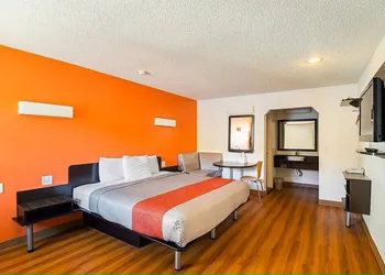 Economy Hotel Kansas City hotel thumbnail 6