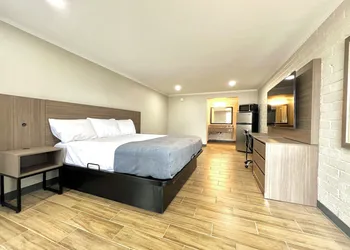 Economy Suites Extended Stay Tulsa hotel thumbnail 3