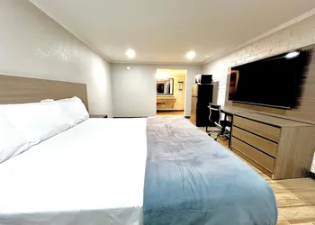 Economy Suites Extended Stay Tulsa hotel thumbnail 4