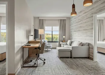 Residence Inn by Marriott Melville hotel thumbnail 8