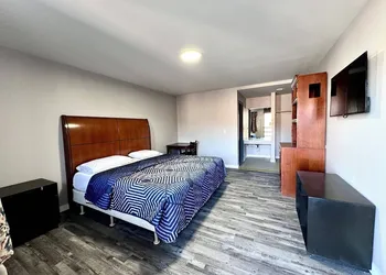 Three Judges Motel hotel thumbnail 3