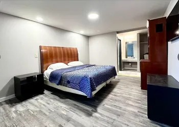 Three Judges Motel hotel thumbnail 5
