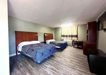 Three Judges Motel hotel thumbnail 6