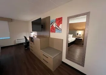 Lansing Delta West Hotel hotel thumbnail 7