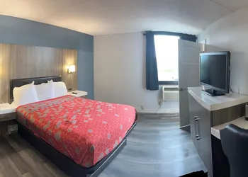 Blueway Inn & Suites Roseville hotel thumbnail 2