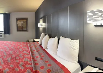 Blueway Inn & Suites Roseville hotel thumbnail 4