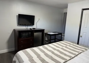 Budget Inn hotel thumbnail 3