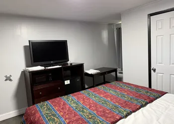 Budget Inn hotel thumbnail 6
