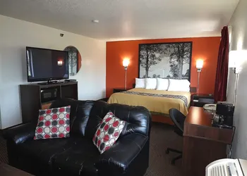Hillside Inn & Suite hotel thumbnail 7