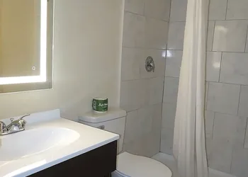 Hillside Inn & Suite hotel thumbnail 8