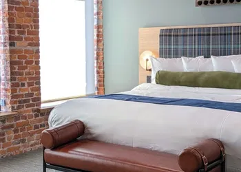 EXPLORE Marquette Historic District hotel thumbnail 6