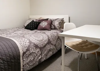Modern North Seattle Getaway hotel thumbnail 6