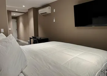 Rose Hotel Bronx hotel thumbnail 5