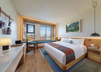 The Compton hotel thumbnail 3