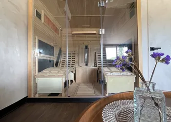 Emrose Luxury Cabins hotel thumbnail 8